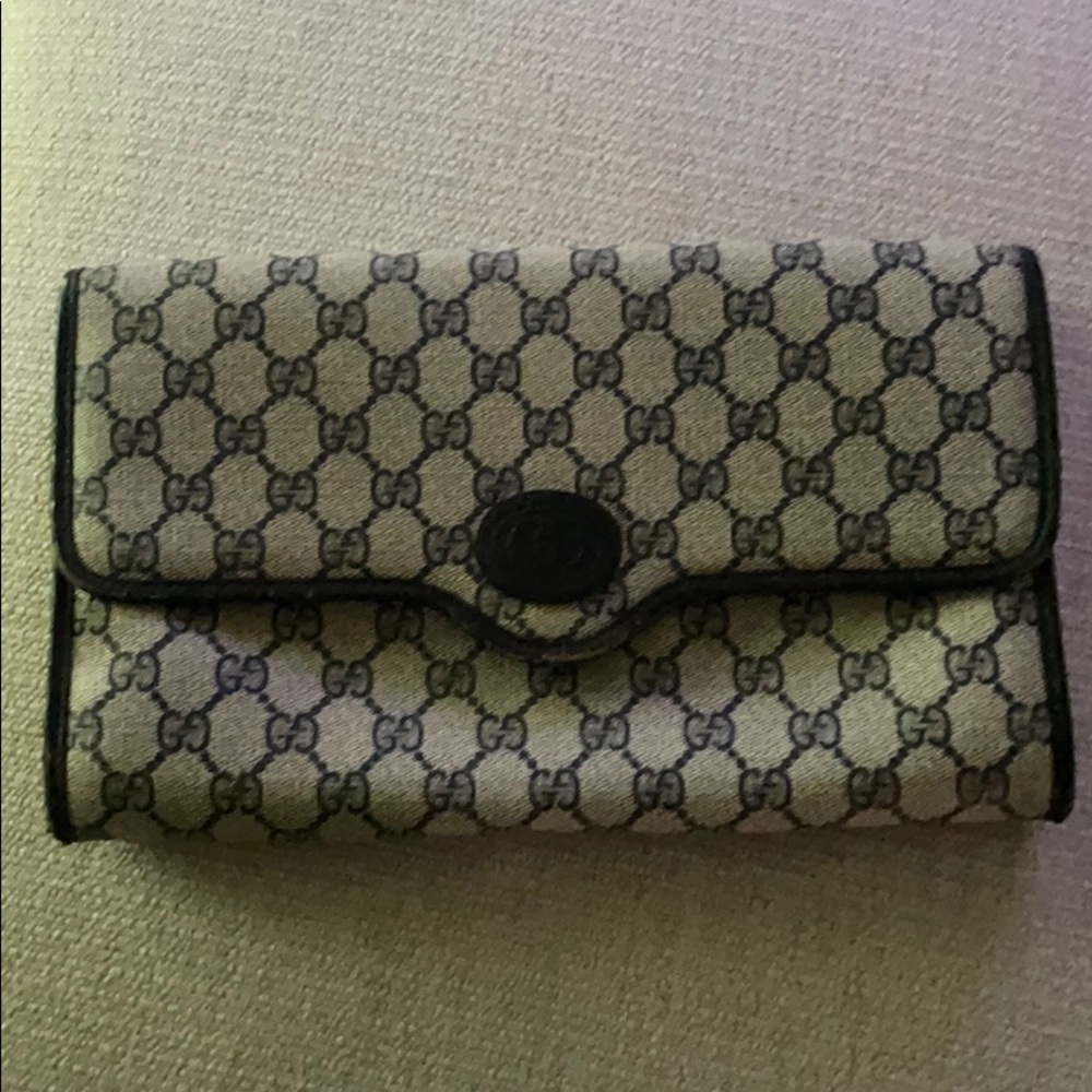 Authentic vintage Gucci clutch